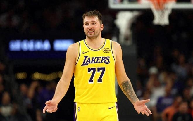 东契奇准绝杀+里弗斯关键罚球助湖人险胜掘金