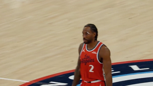 伦纳德脚踝扭伤离场仍砍31分 球迷忧心未来出战