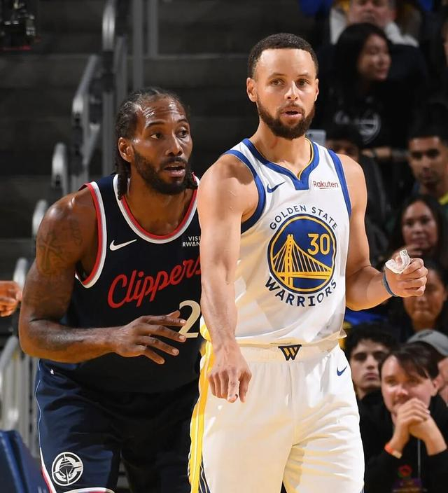 伦纳德脚踝扭伤离场仍砍31分 球迷忧心未来出战