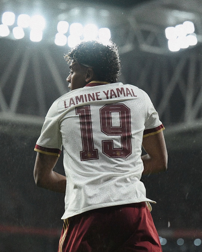 亚马尔世界杯首秀惊艳全场引爆足坛关注