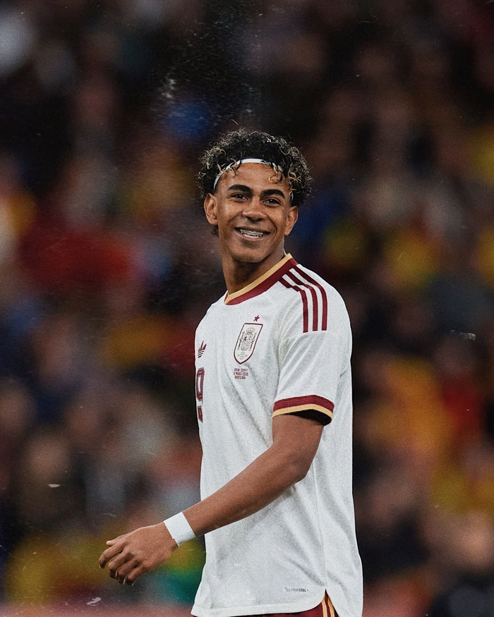 亚马尔世界杯首秀惊艳全场引爆足坛关注