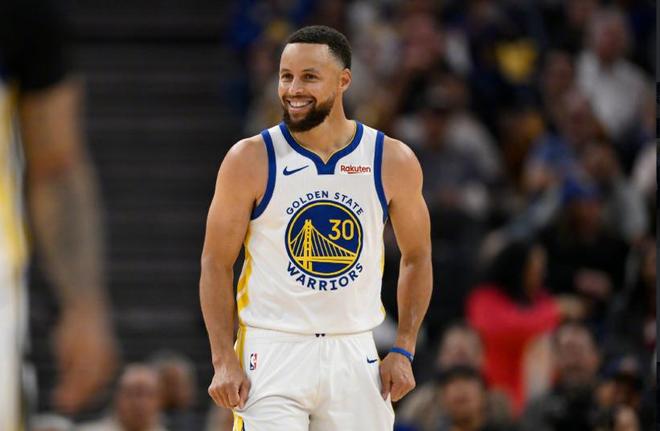 勇士逆转快船库里35分率队险胜 赛季末逆袭晋级