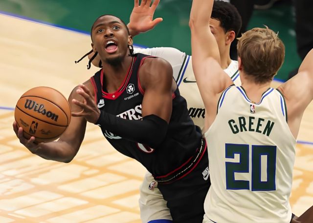 雄鹿结束三年执教生涯 解雇里弗斯开启选帅新程